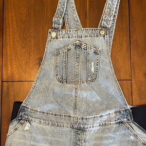 Old Navy Maternity Jean Bib Overall Shorts